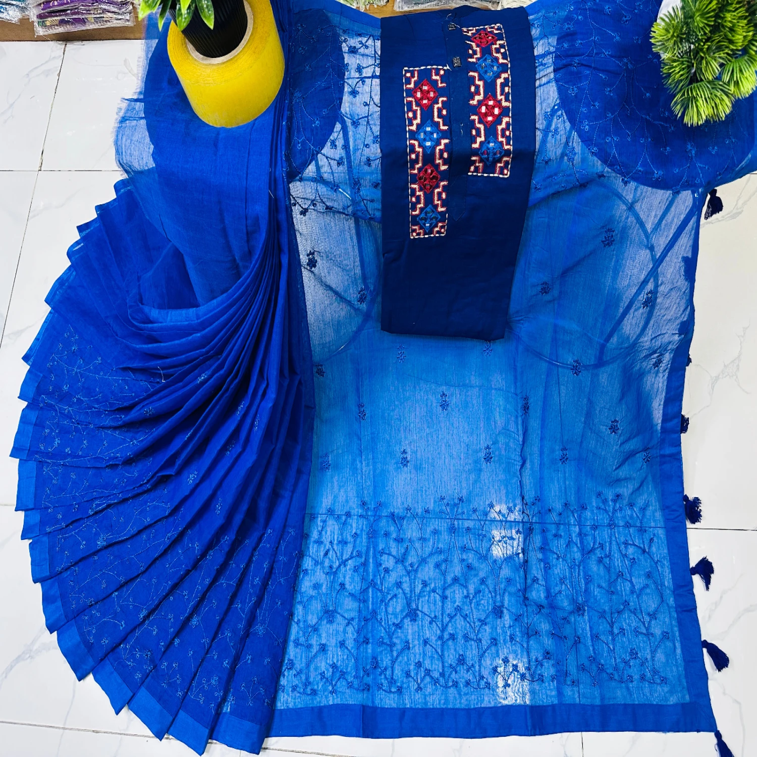 এমব্রয়ডারি কাপল সেট